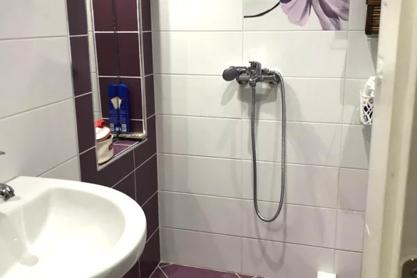 Shtepi ne shitje Shtepi Private ne Tirane, 2+1, Mobilimi E mobiluar, Pagesa 108,000  Euro.