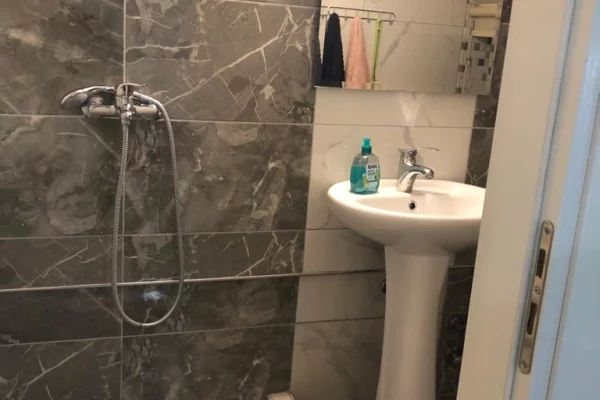 Shtepi ne shitje Shtepi Private ne Tirane, 2+1, Mobilimi E mobiluar, Pagesa 108,000  Euro.