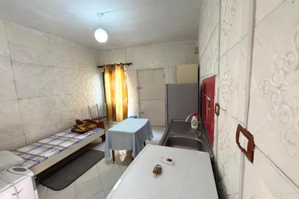 Shtepi me qera Shtepi Private ne Tirane, Garsoniere, Mobilimi E mobiluar, Pagesa 15,000  Leke.