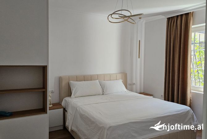 Shtepi me qera 1+1 ne Tirane - 62,000 Leke