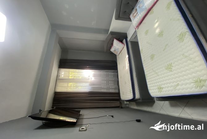 Shtepi ne shitje Apartament ne Tirane, 2+1, Mobilimi E mobiluar, Pagesa 152,000  Euro.