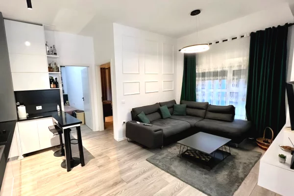 Shtepi ne shitje 2+1 ne Tirane - 14,500,000 Leke