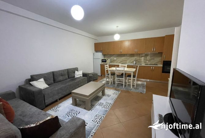 Shtepi me qera 1+1 ne Tirane - 35,000 Leke