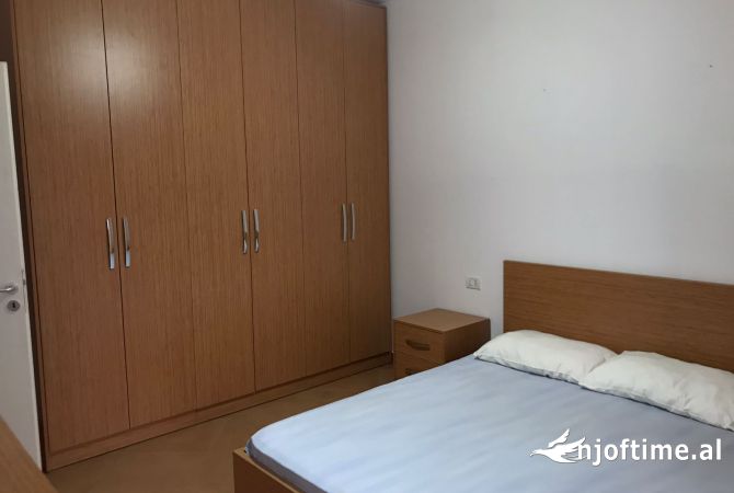 Shtepi me qera 1+1 ne Tirane - 35,000 Leke