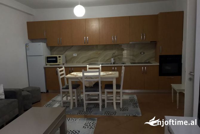 Shtepi me qera 1+1 ne Tirane - 35,000 Leke