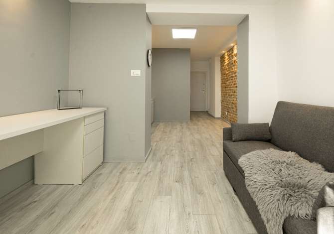 Ambient biznesi me qera 3+1 ne Tirane - 45,000 Leke