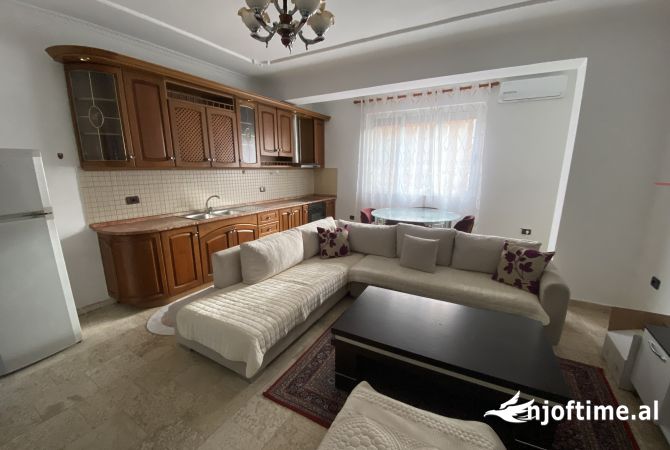 Shtepi me qera 2+1 ne Tirane - 550 Euro
