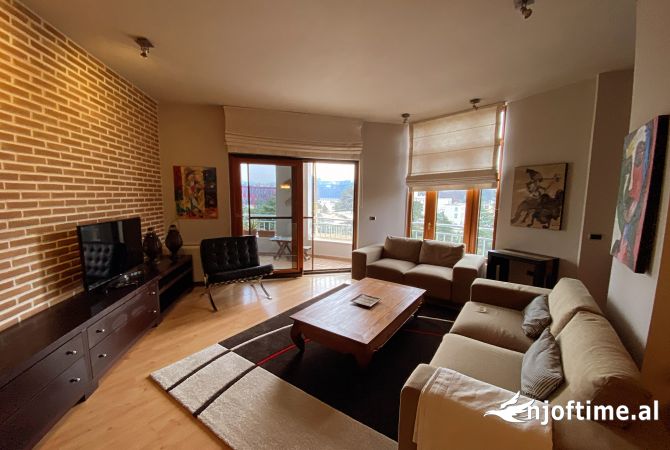 Shtepi me qera 2+1 ne Tirane - 1,500 Euro