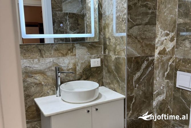 Shtepi me qera Apartament ne Tirane, 2+1, Mobilimi E mobiluar, Pagesa 700  Euro.