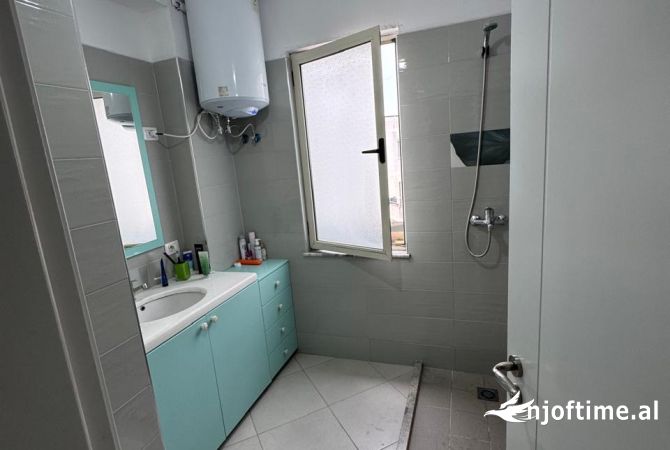 Shtepi me qera Apartament ne Tirane, 2+1, Mobilimi E mobiluar, Pagesa 40,000  Leke.