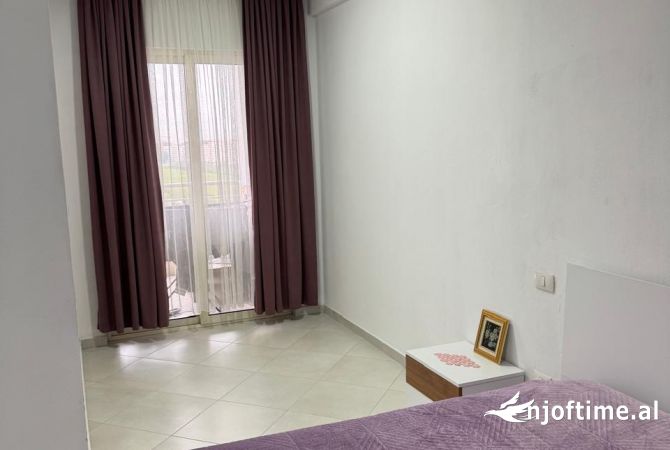 Shtepi me qera Apartament ne Tirane, 2+1, Mobilimi E mobiluar, Pagesa 40,000  Leke.