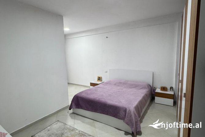 Shtepi me qera Apartament ne Tirane, 2+1, Mobilimi E mobiluar, Pagesa 40,000  Leke.