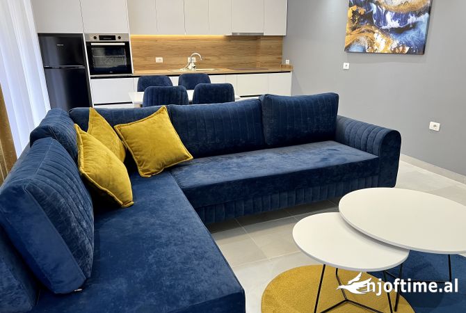 Shtepi me qera Apartament ne Tirane, 2+1, Mobilimi E mobiluar, Pagesa 800  Euro.