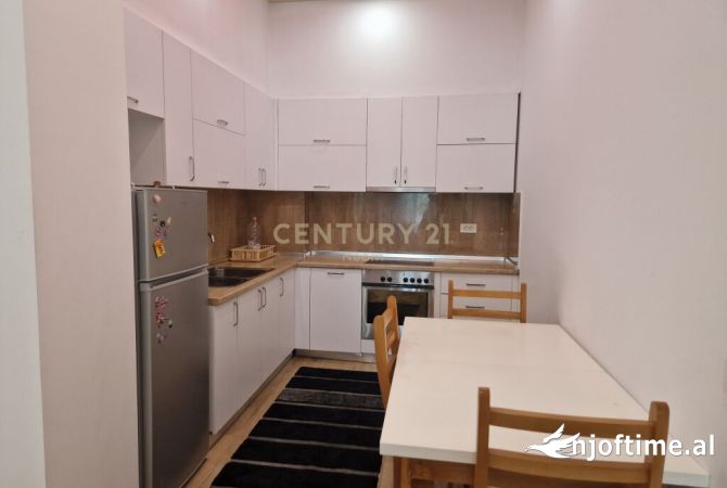 Shtepi me qera 2+1 ne Tirane - 700 Euro