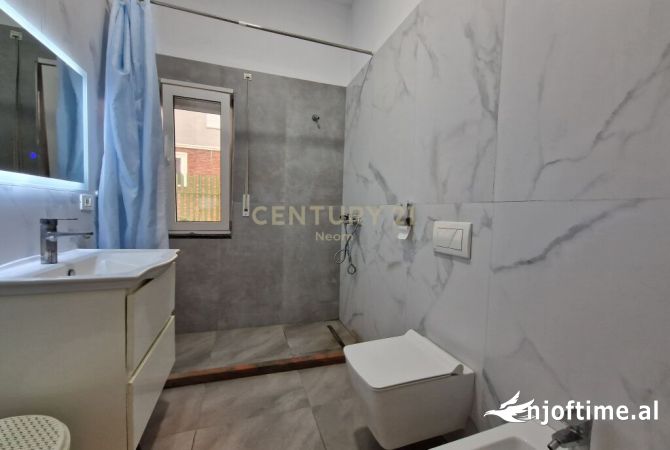 Shtepi me qera Apartament ne Tirane, 2+1, Mobilimi E mobiluar, Pagesa 700  Euro.