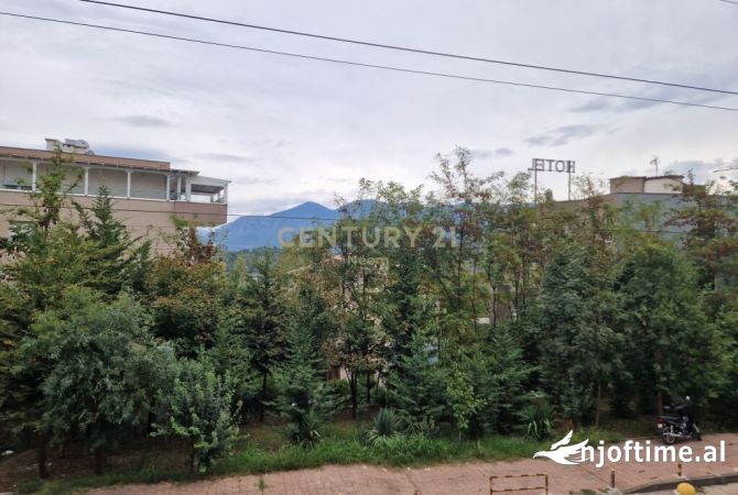 Shtepi me qera Apartament ne Tirane, 2+1, Mobilimi E mobiluar, Pagesa 700  Euro.