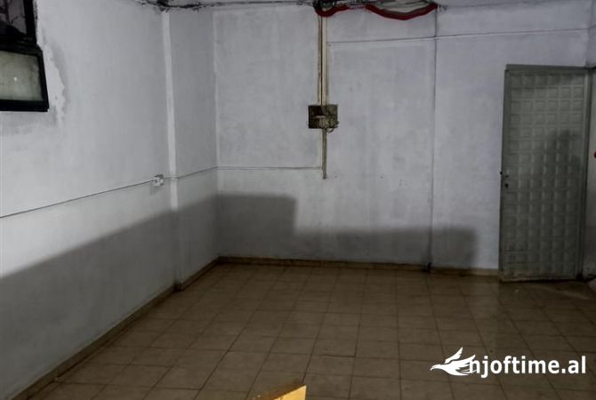 Ambient biznesi ne shitje 1+1 ne Vlore - 120,000 Euro