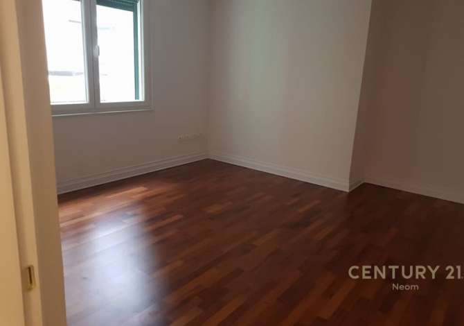 Ambient biznesi me qera 3+1 ne Tirane - 600 Euro