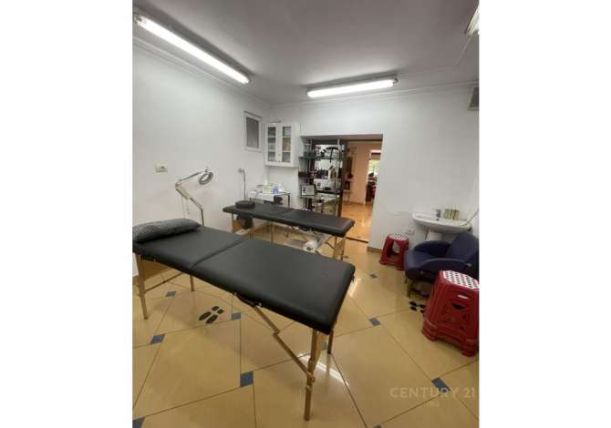 Ambient biznesi me qera 3+1 ne Tirane - 2,000 Euro