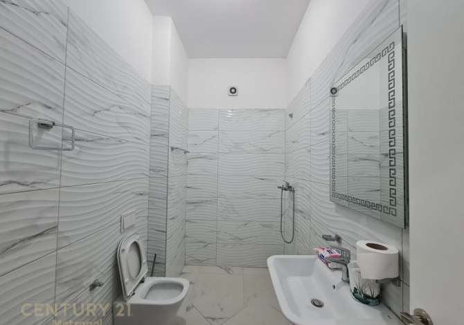 Ambient biznesi me qera 3+1 ne Tirane - 600 Euro