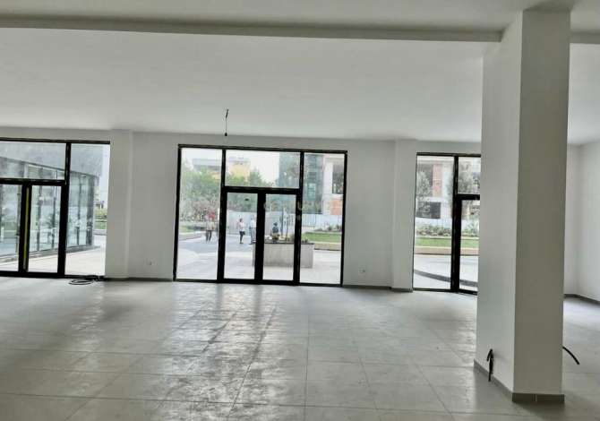Ambient biznesi me qera 3+1 ne Tirane - 4,351 Euro