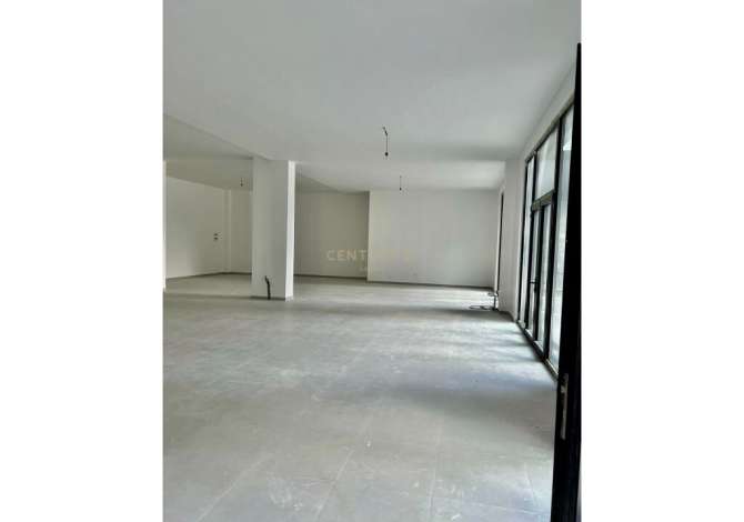 Ambient biznesi me qera 3+1 ne Tirane - 4,351 Euro