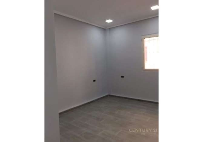 Ambient biznesi me qera 3+1 ne Tirane - 500 Euro