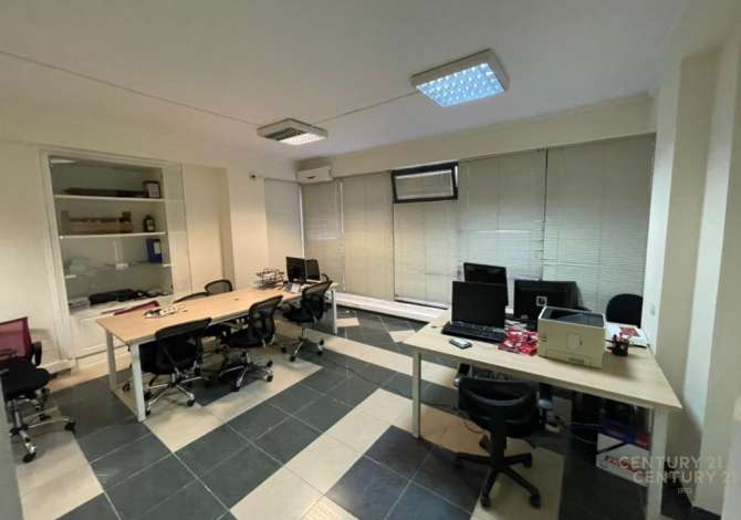Ambient biznesi me qera 3+1 ne Tirane - 3,500 Euro