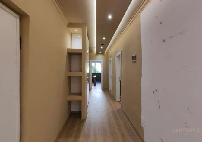 Shtepi me qera 4+1 ne Tirane - 700 Euro