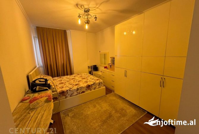 Shtepi me qera 2+1 ne Tirane - 1,200 Euro