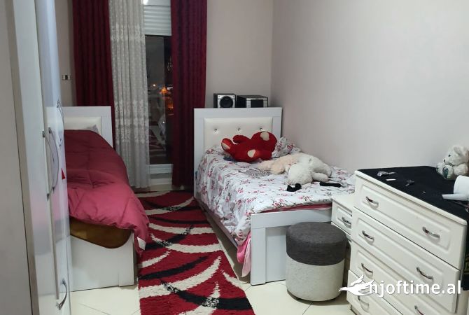 Shtepi me qera 3+1 ne Tirane - 1,000 Euro