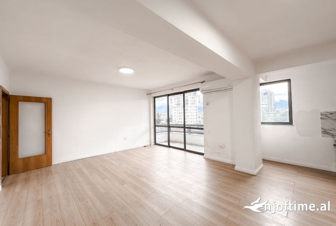 Ambient biznesi me qera 3+1 ne Tirane - 80,000 Leke