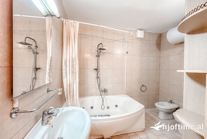 Shtepi me qera Apartament ne Tirane, 2+1, Mobilimi E mobiluar, Pagesa 75,000  Leke.