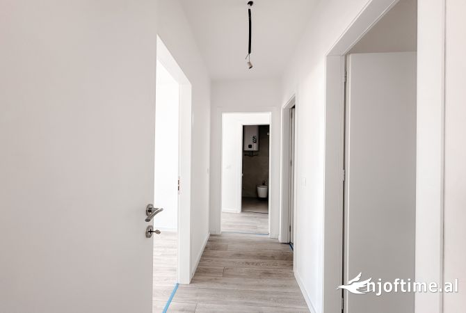 Ambient biznesi me qera 3+1 ne Tirane - 1,500 Euro