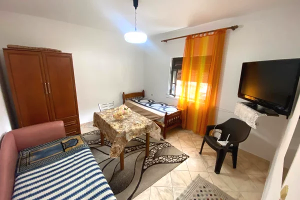 Shtepi me qera Garsoniere ne Tirane - 220 Euro