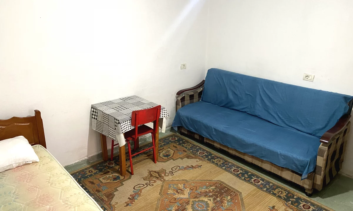 Casa privata/Indipendente in affitto a Tirana Garsoniere, Arredato