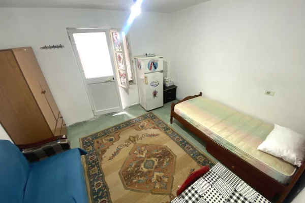 Casa privata/Indipendente in affitto a Tirana Garsoniere, Arredato