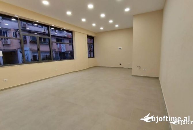 Ambient biznesi me qera 3+1 ne Tirane - 650 Euro