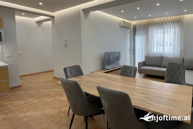 Shtepi me qera 2+1 ne Tirane - 750 Euro