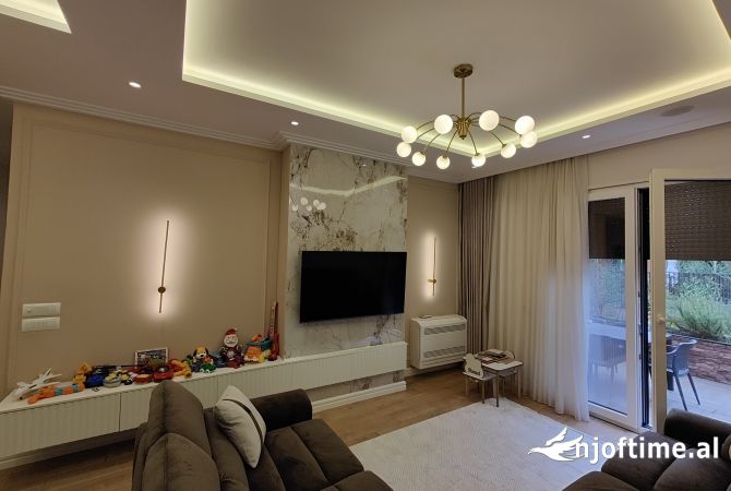 Super apartament 2+1+ 2 Poste Parkimi për Shitje ne TEG