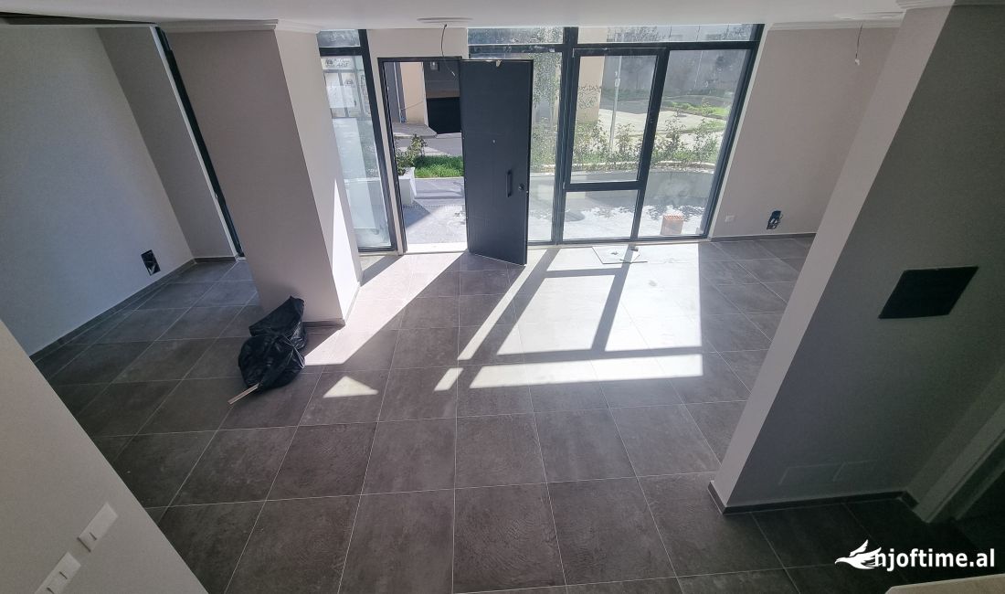 Shtepi me qera Apartament ne Tirane, 3+1, Mobilimi E mobiluar, Pagesa 800  Euro.