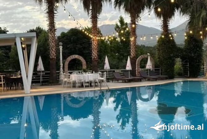 Ambient biznesi me qera 2+1 ne Tirane - 4,000 Euro