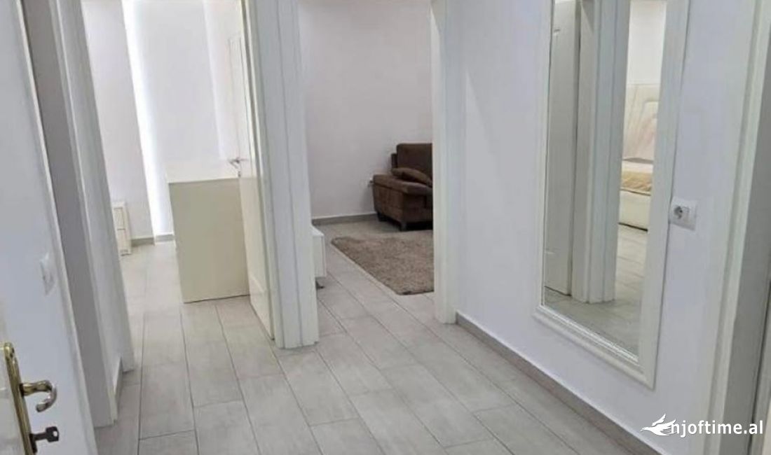 Shtepi ne shitje Apartament ne Tirane, 2+1, Mobilimi Bosh, pa mobiluar, Pagesa 158,000  Euro.