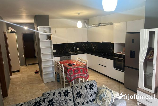 Shtepi me qera 2+1 ne Tirane - 470 Euro