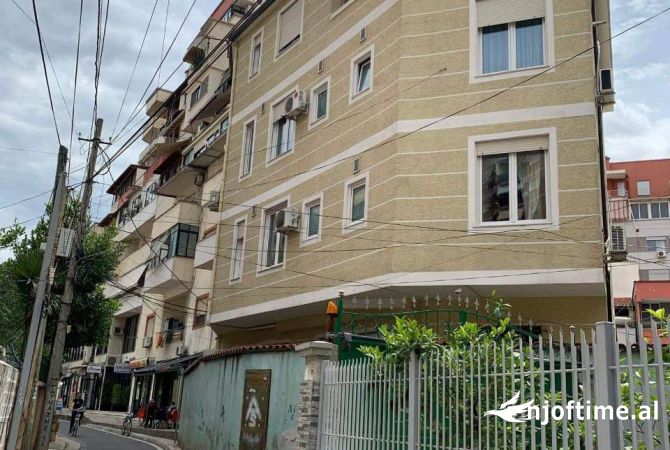Shtepi ne shitje 6+1 ne Tirane - 62,000,000 Leke
