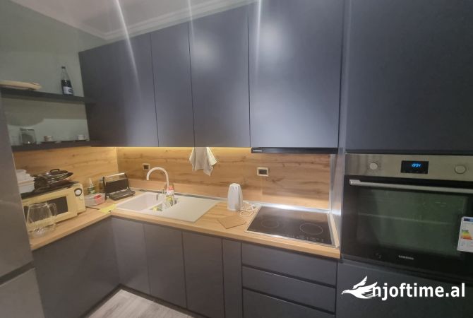 Apartament 2+1 per shitje tek Globe, Rruga e Kavajes, 