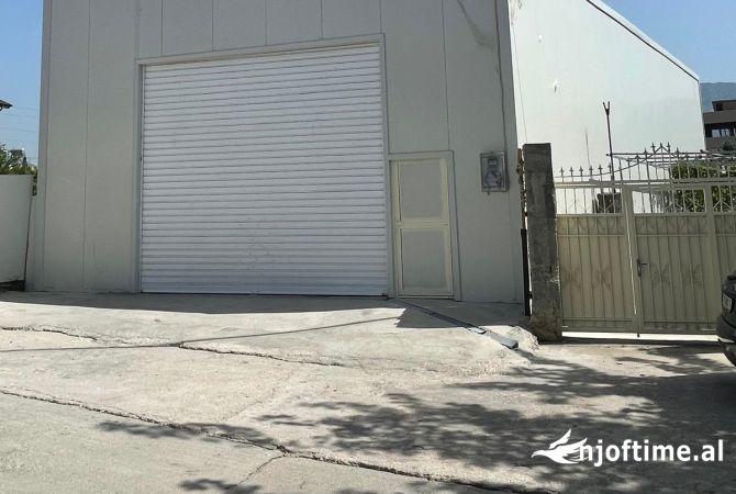 Ambient biznesi me qera 4+1 ne Tirane - 1,000 Euro