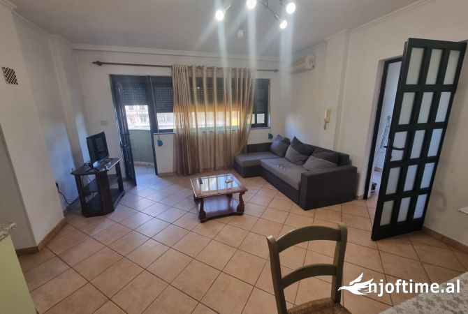 Shtepi me qera 1+1 ne Tirane - 450 Euro