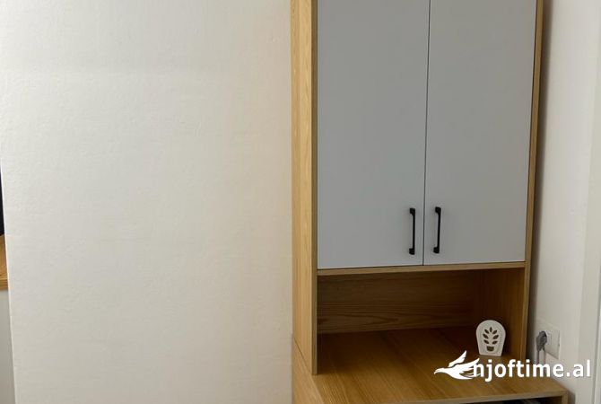 Shtepi me qera Apartament ne Tirane, 1+1, Mobilimi E mobiluar, Pagesa 500  Euro.