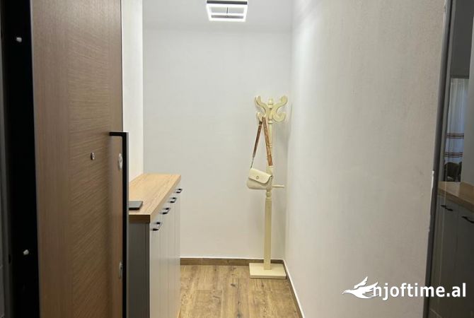 Shtepi me qera Apartament ne Tirane, 1+1, Mobilimi E mobiluar, Pagesa 500  Euro.